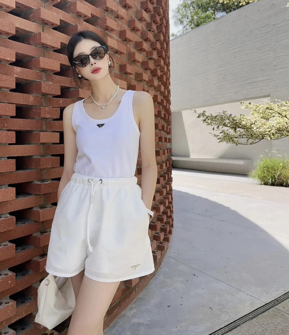 全新未使用 Prada/普拉达  aa一八四零 尼龙三角标短裤 42码