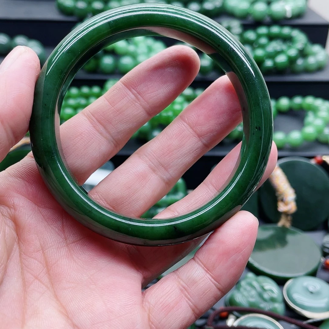 和田玉（碧玉）未镶嵌手镯