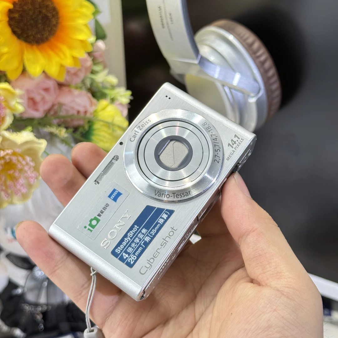 9新 Sony/索尼 索尼w320银色色彩感好1400万像素带配件