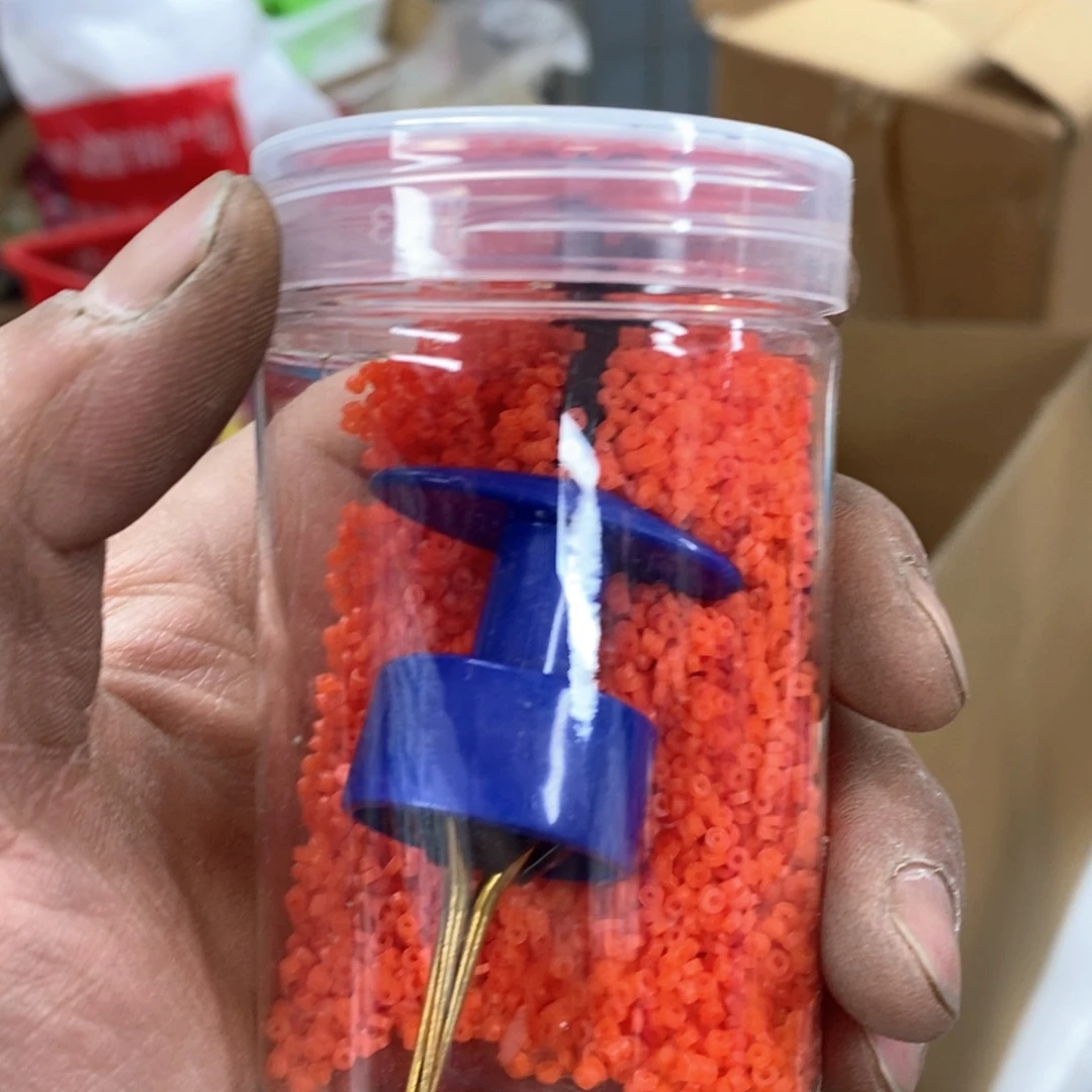 红虫皮筋两罐，，，，，，