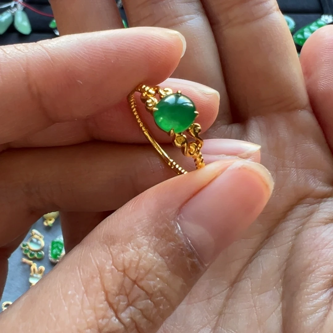 翡翠戒指18K金镶嵌翡翠