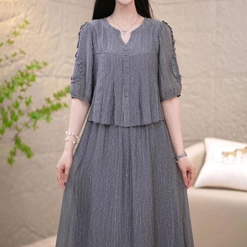 高级冰丝绉轻奢时尚洋气简约大气假俩件连衣裙2025夏季新款裙子女