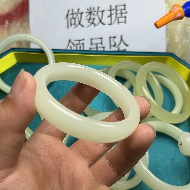 和田玉手镯未镶嵌杨*手镯61圈口