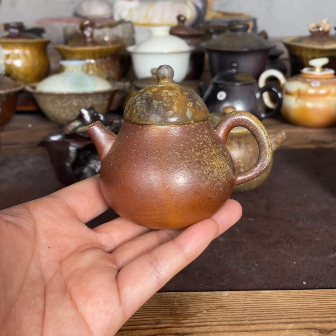 柴烧。   梨壶。   小壶