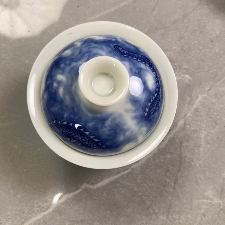 瓷摆件青花龙吸水布袋盖碗