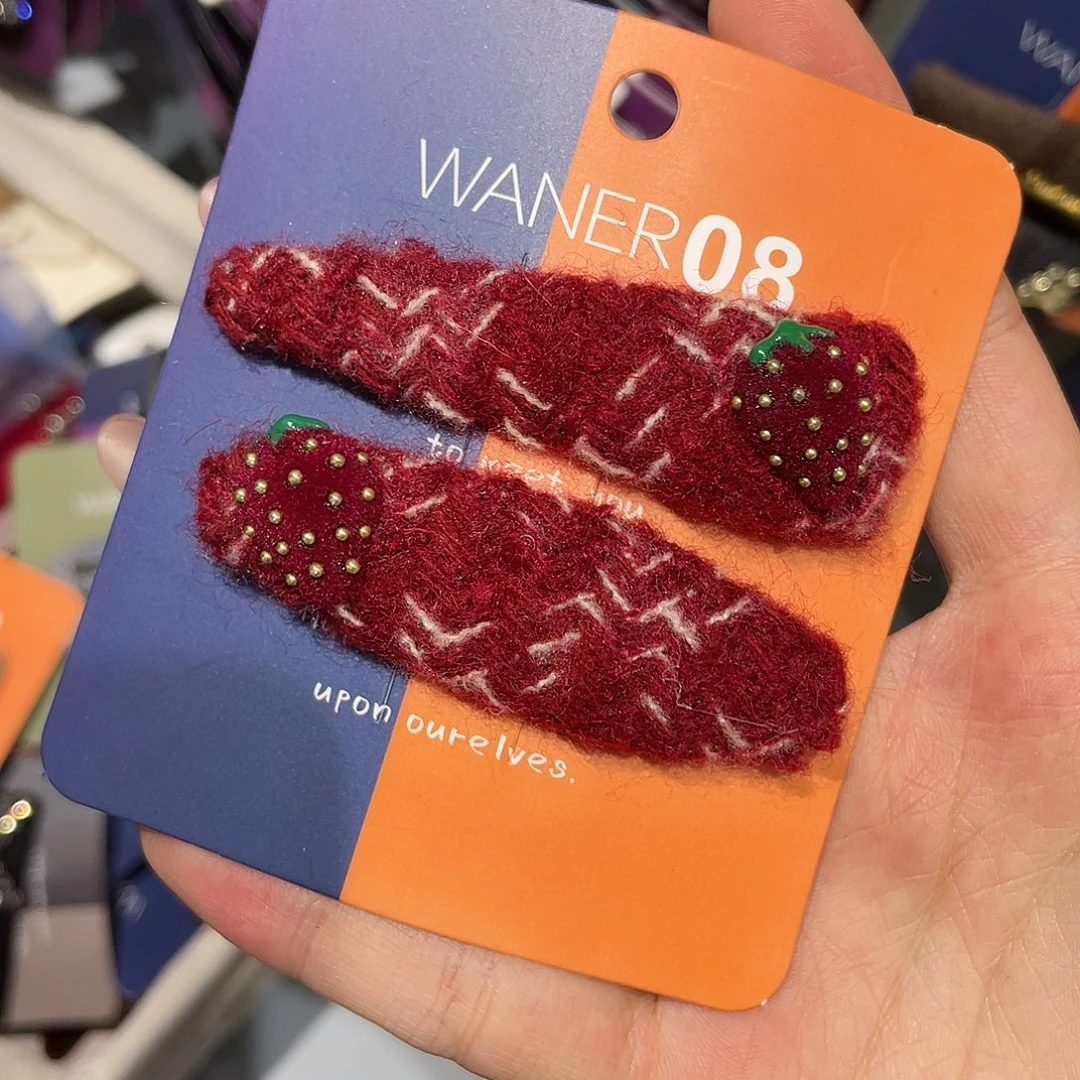 布艺非金属红色草莓