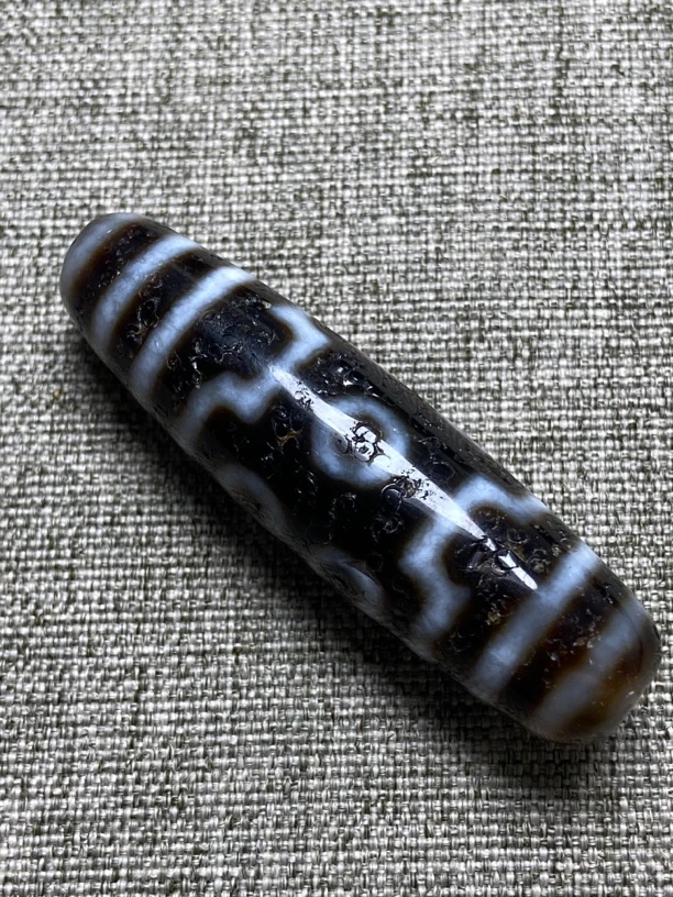 信缘藏古珠七眼珠珠体油润醇厚钙化自然风化纹细腻绵密吊坠