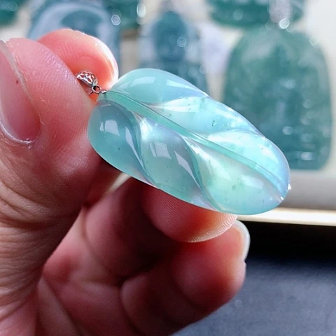 【闪购商品】翡翠颈饰18K金镶嵌天然翡翠