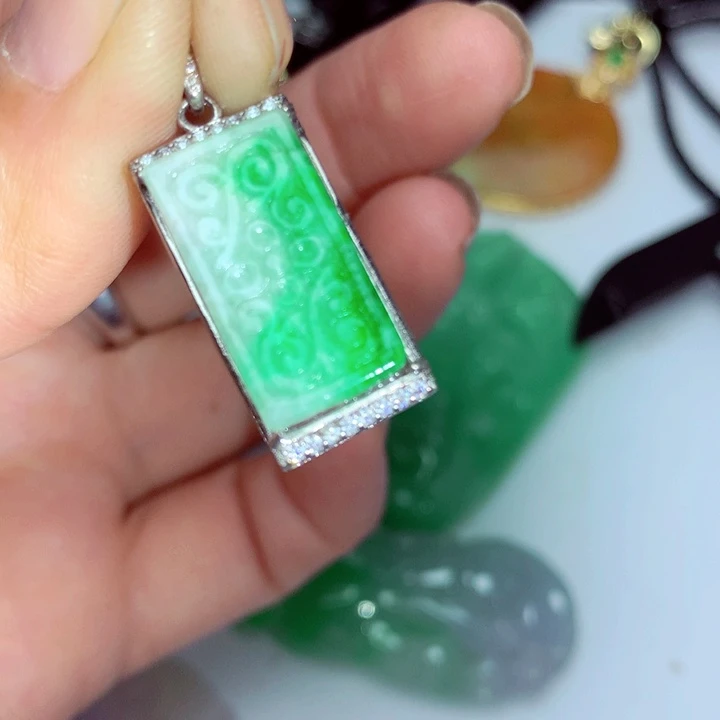 翡翠吊坠(不含链)未镶嵌