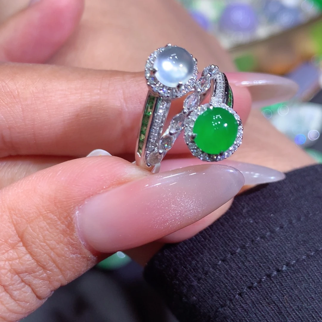 翡翠戒指18K金镶嵌翡翠