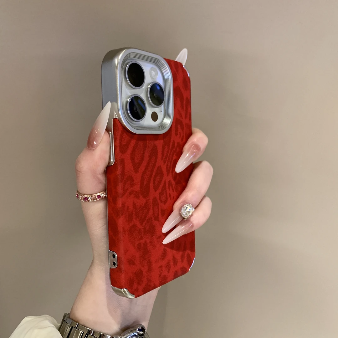 电镀皮质豹纹适用苹果16promax手机壳15pro创意14个性13防摔12/11