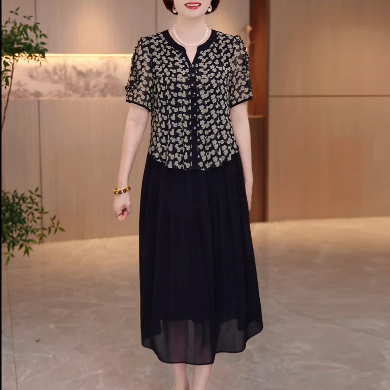 高端气质爆款碎花假两件连衣裙女2025夏新款妈妈修身显瘦大码裙子