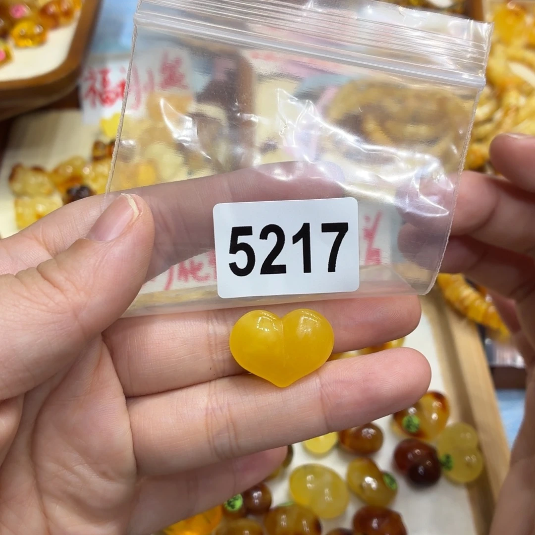 琥珀未镶嵌珠宝奇石