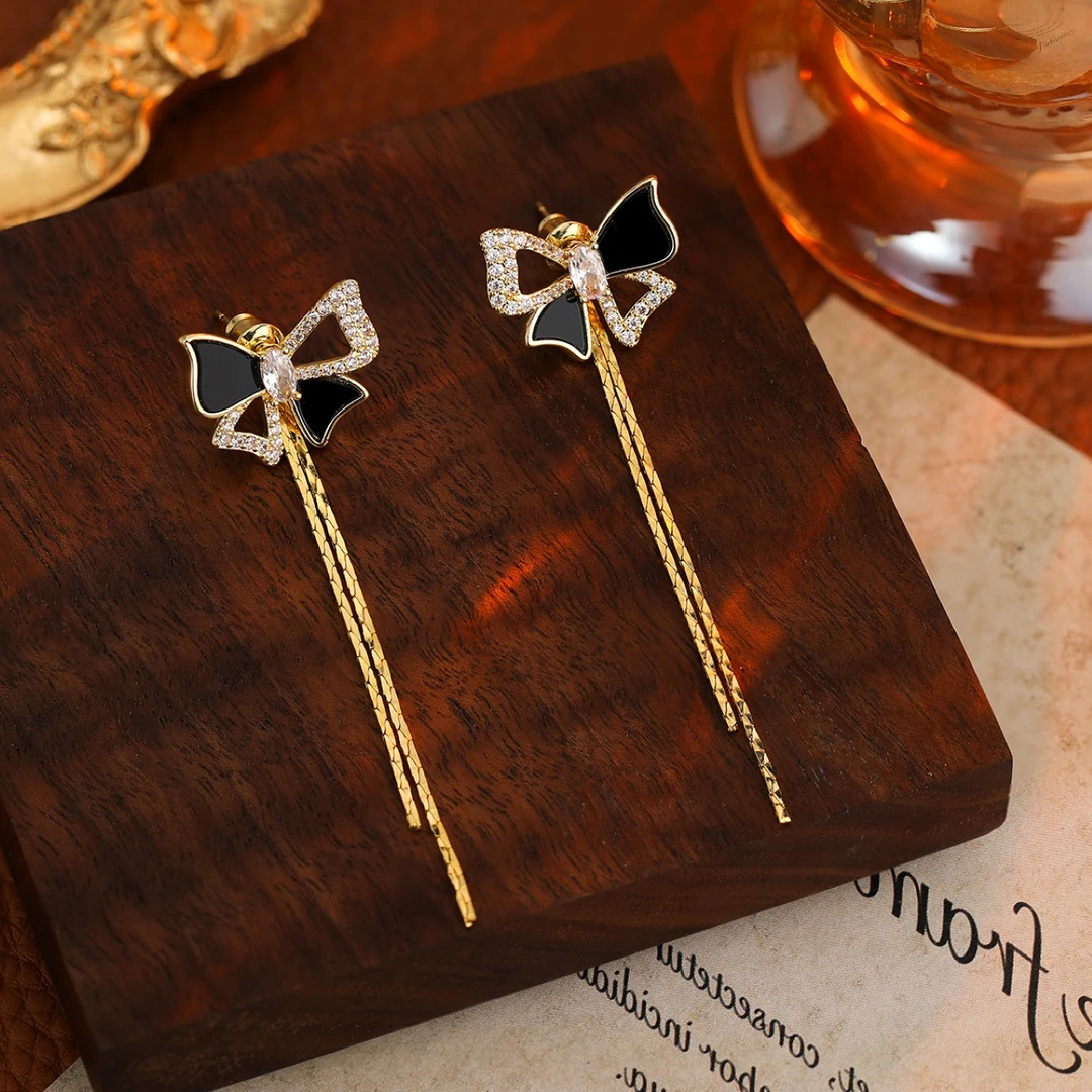 铜合金耳饰 黑色蝴蝶流苏轻奢气质时尚百搭复古法式耳钉5474