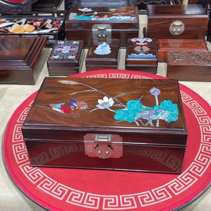 紫檀木类成套家具