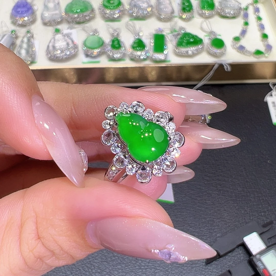 翡翠18K金镶嵌戒指翡翠