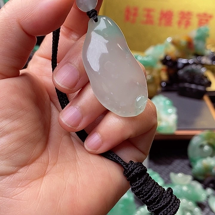 石英质玉（非洲翠）挂件未镶嵌