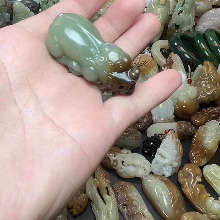 和田玉未镶嵌挂件