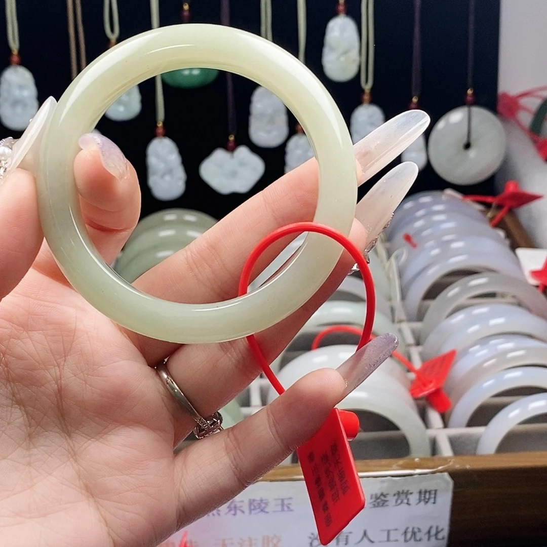 东陵石未镶嵌手镯