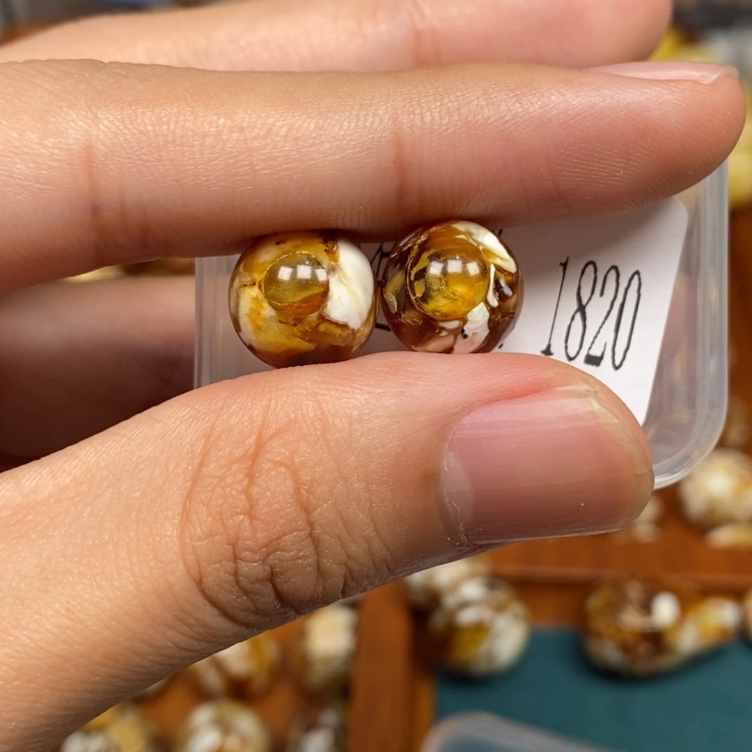 沁色蜜蜡未镶嵌1820