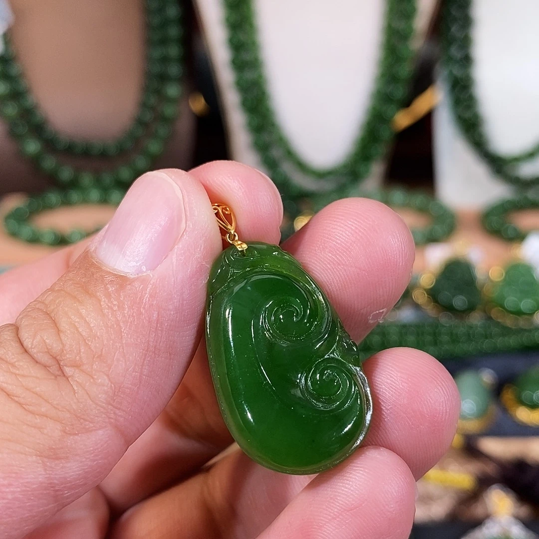 和田玉（碧玉）18K金镶嵌吊坠(不含链)