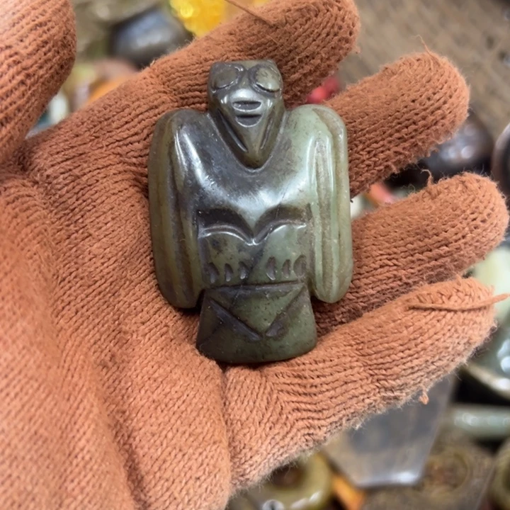 和田玉（青白玉）未镶嵌挂件