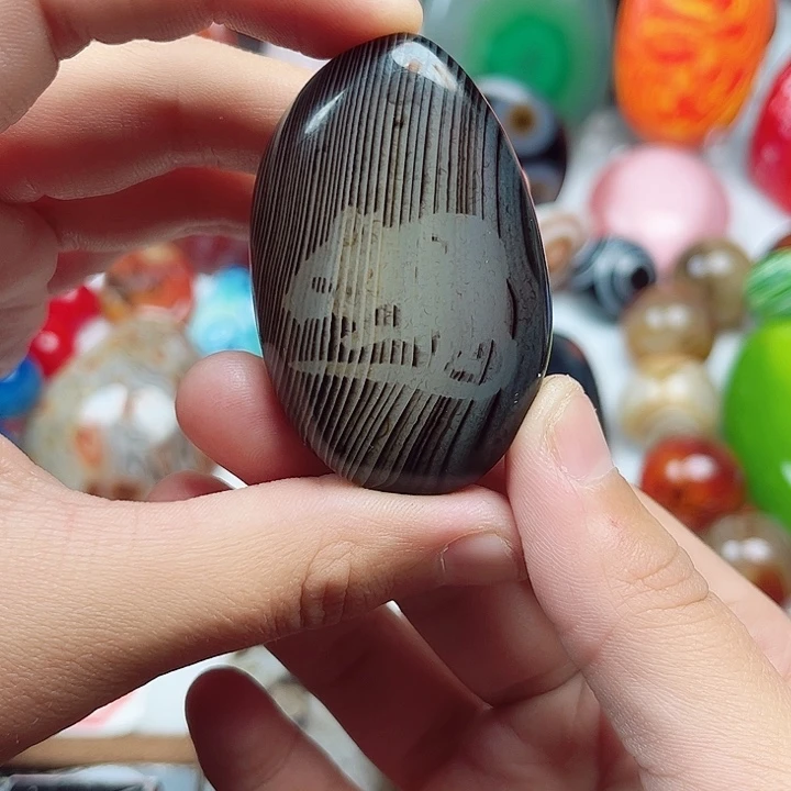 玛瑙/玉髓未镶嵌珠宝奇石