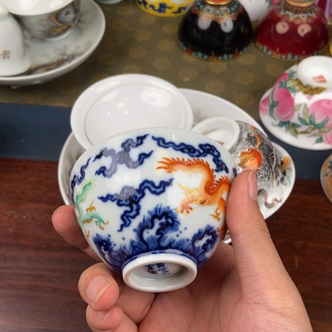 釉****鸽陶瓷艺术家的作品是