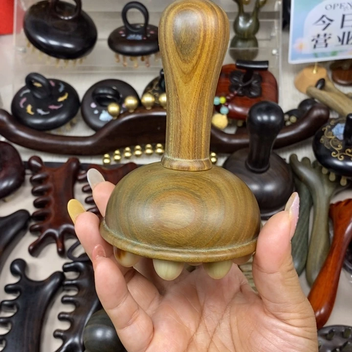 绿檀12齿牛角按摩梳