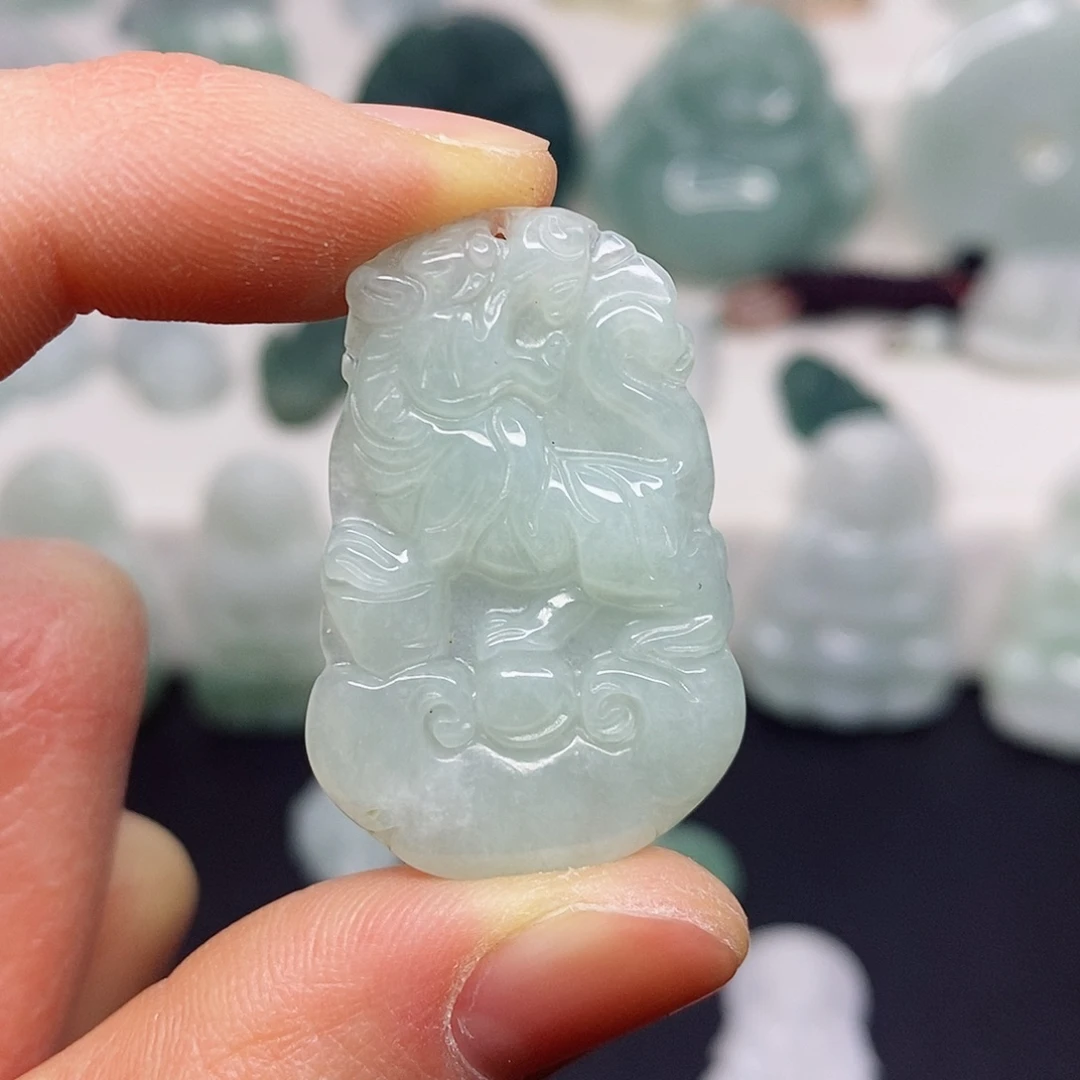 翡翠颈饰未镶嵌吊坠