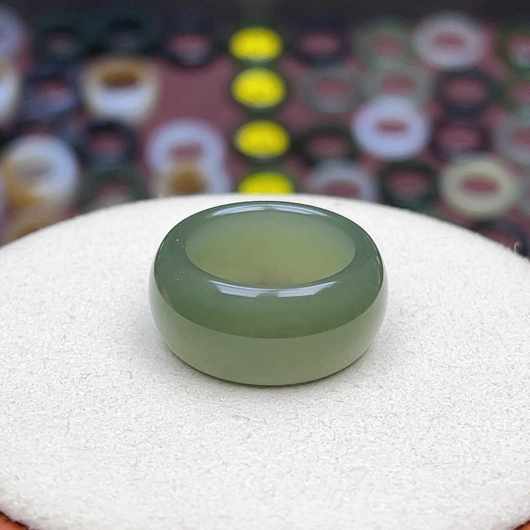 和田玉戒指未镶嵌18.2内径17圈湖水绿