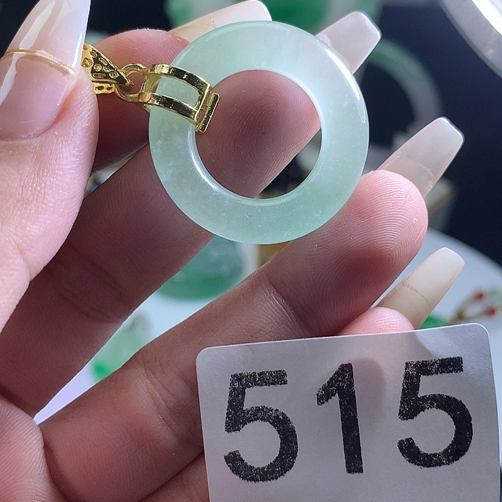 翡翠未镶嵌吊坠(赠链)翡翠