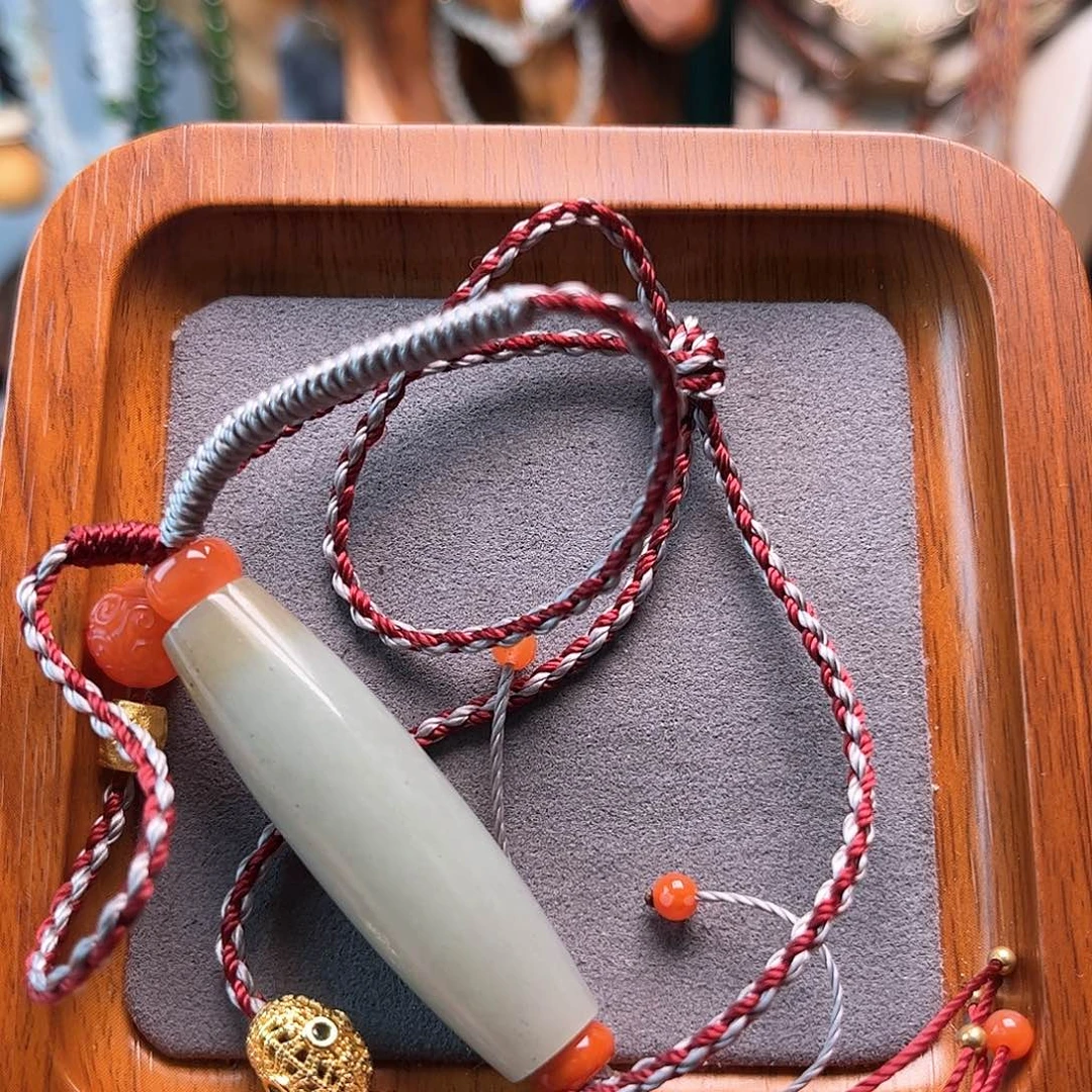 和田玉颈饰未镶嵌