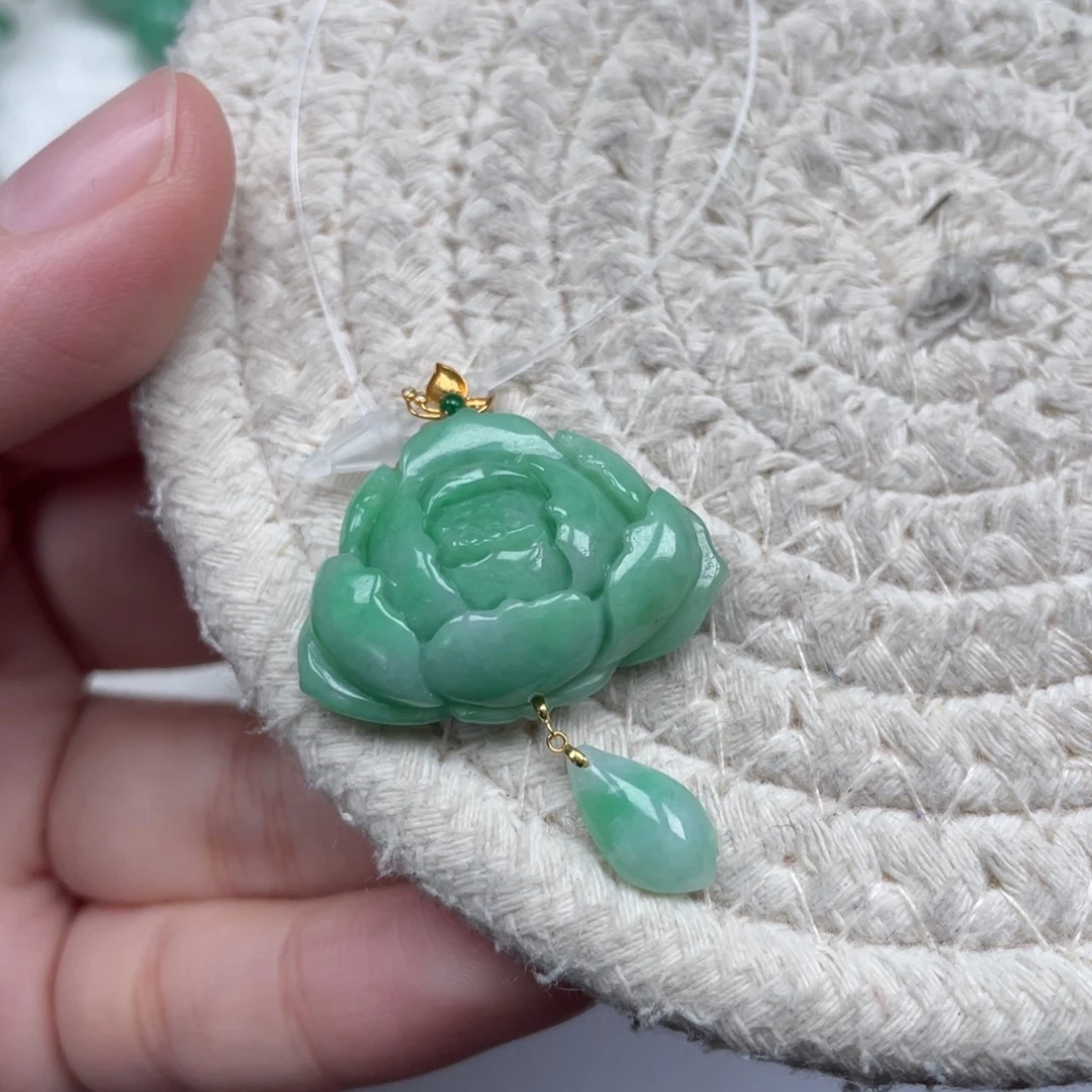 翡翠18K金镶嵌颈饰天然A货缅甸翡翠