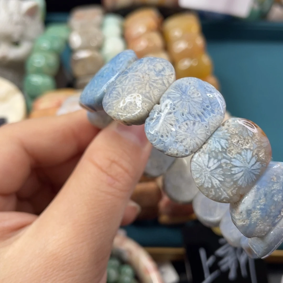 未镶嵌手镯硅化玉