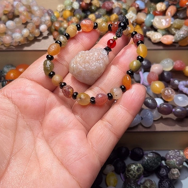 阿拉善彩玛瑙手串