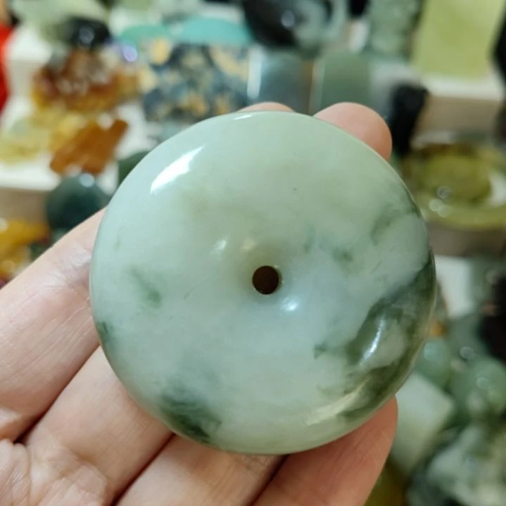 岫玉未镶嵌平安扣