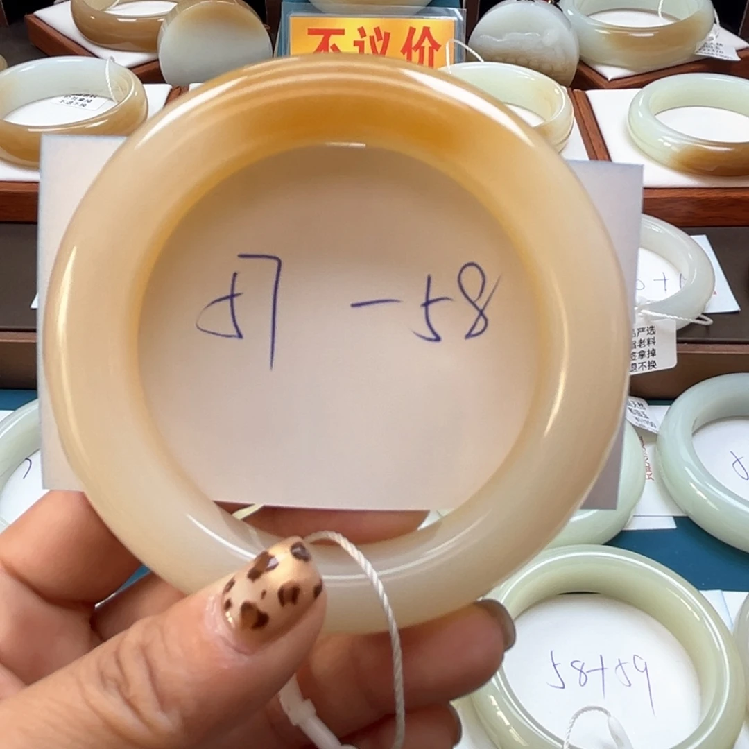 未镶嵌手镯和田玉