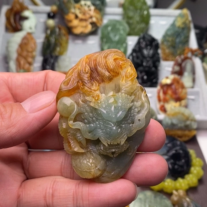 蛇纹石玉未镶嵌颈饰