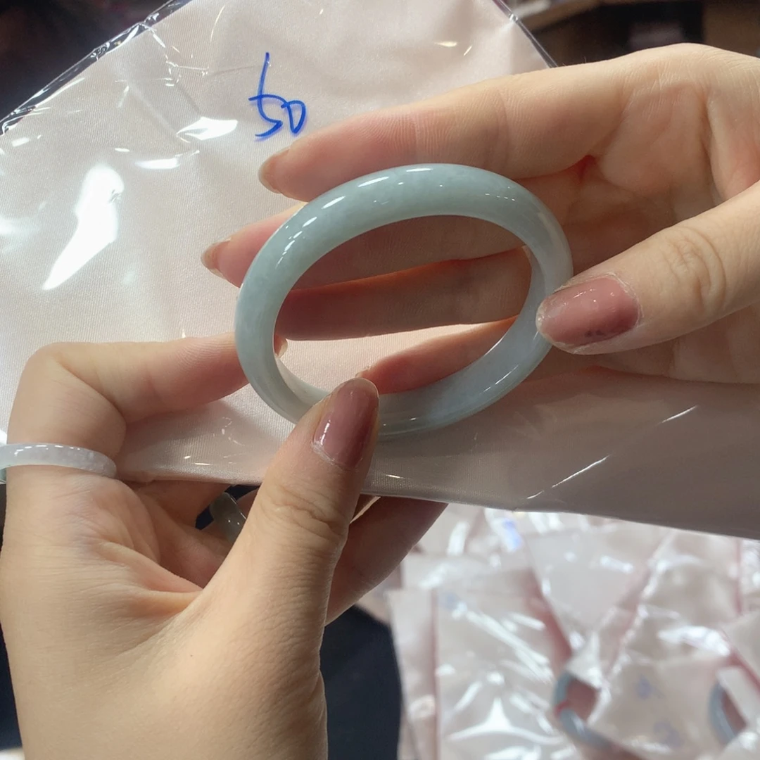 翡翠未镶嵌手镯买断