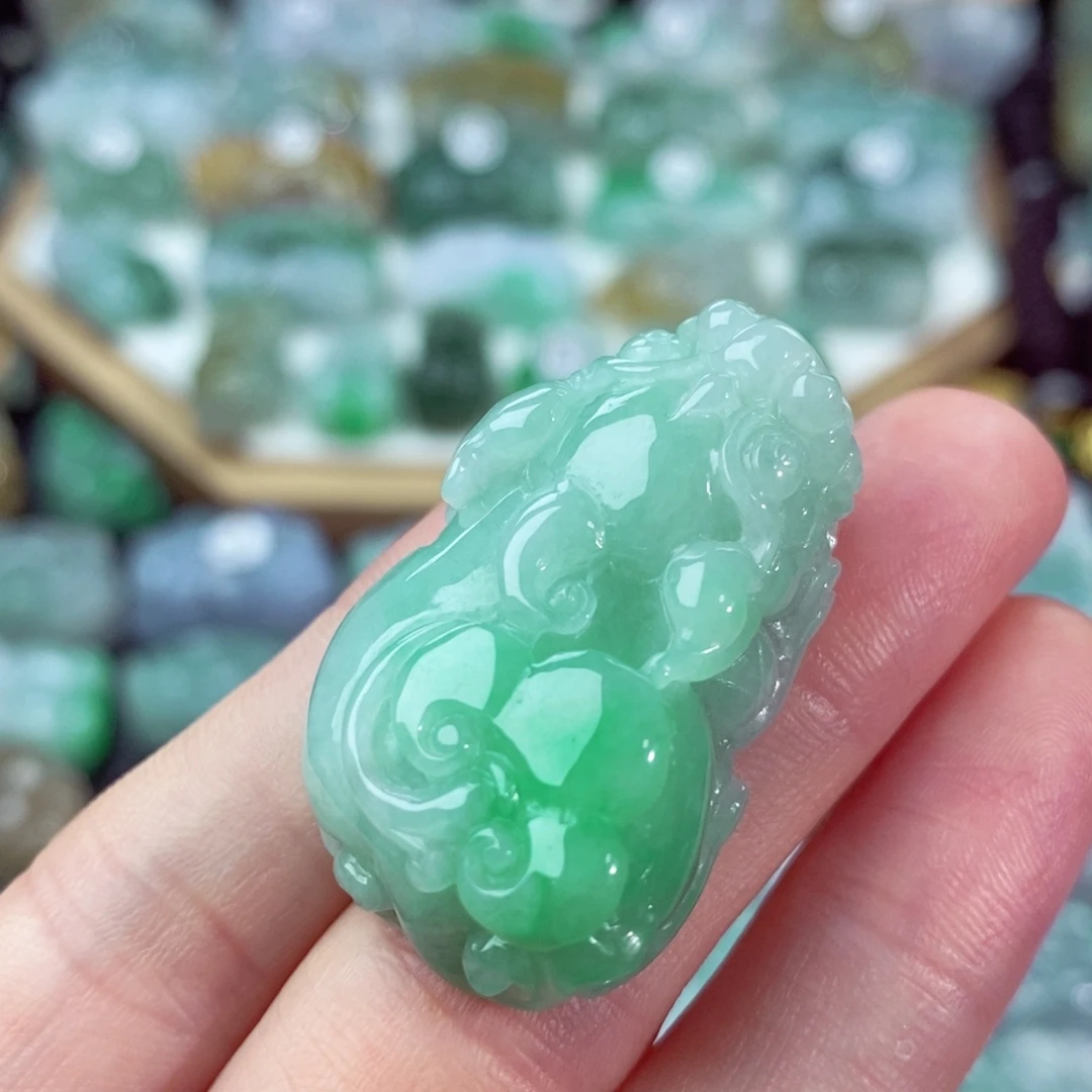 翡翠颈饰未镶嵌天然