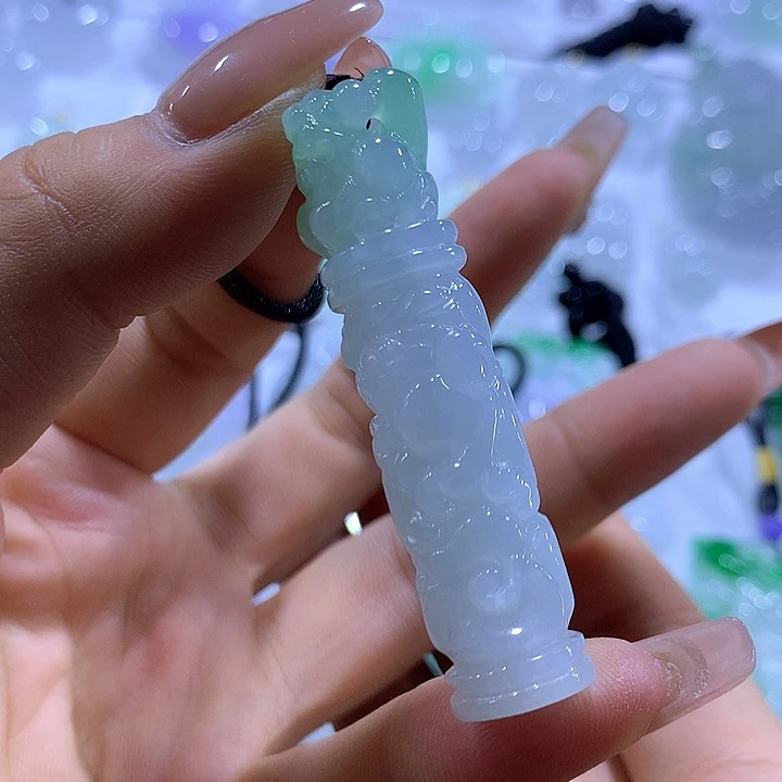 翡翠未镶嵌颈饰天然翡翠A货吊坠