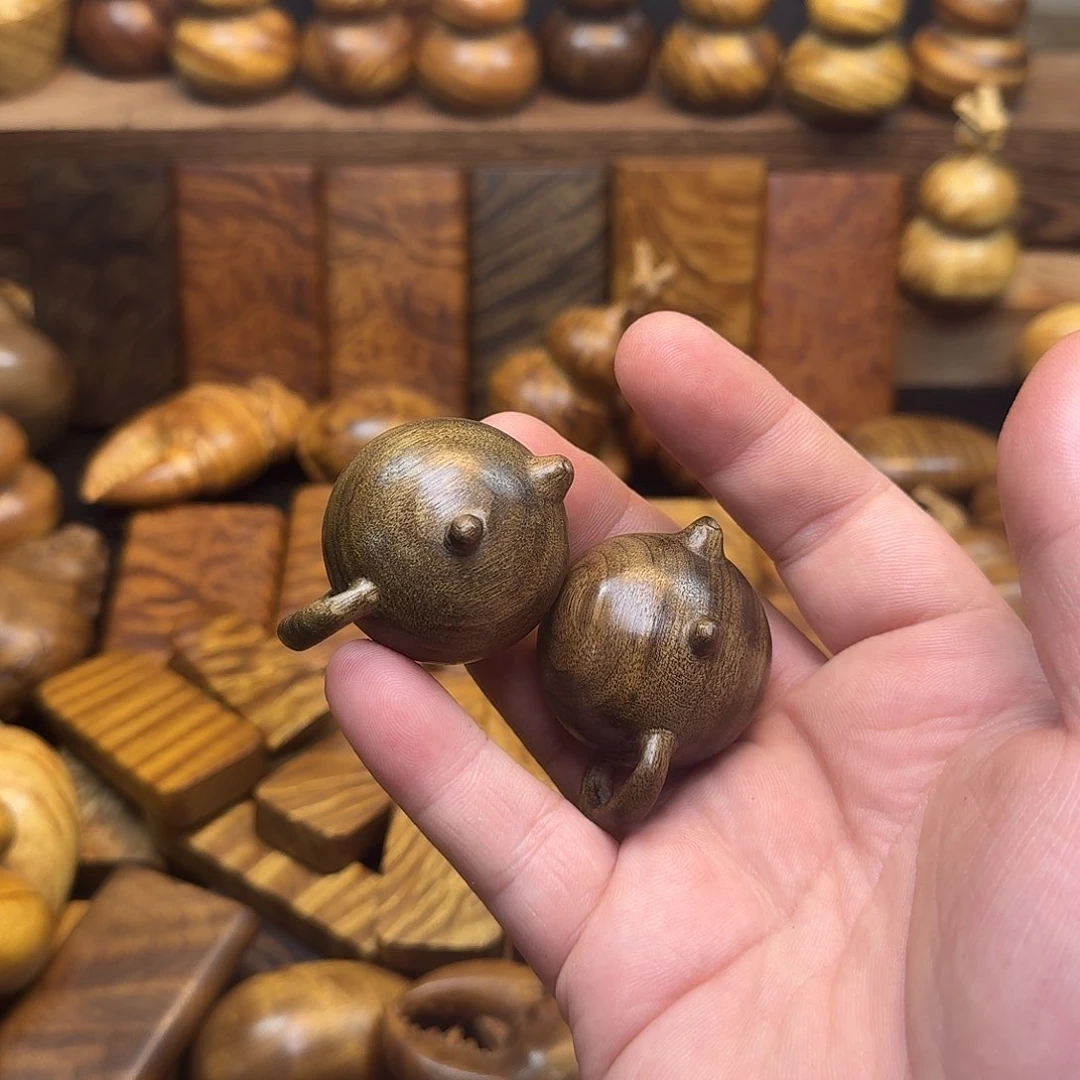 金丝楠和**下金丝楠木平安无事牌