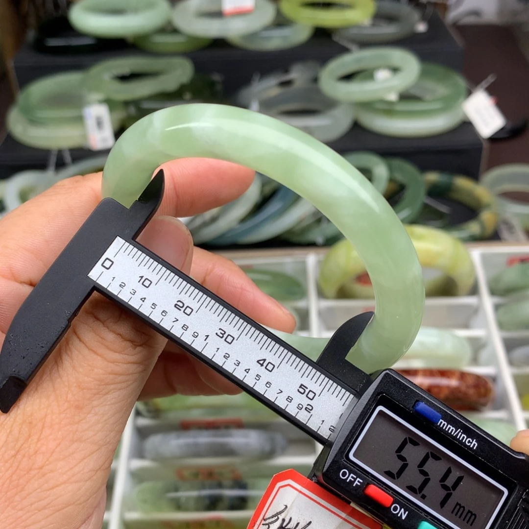 蛇纹石玉未镶嵌手镯509