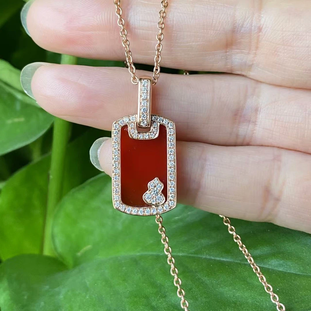 18K金无事牌葫芦吊坠    时尚轻奢气质金镶钻坠链