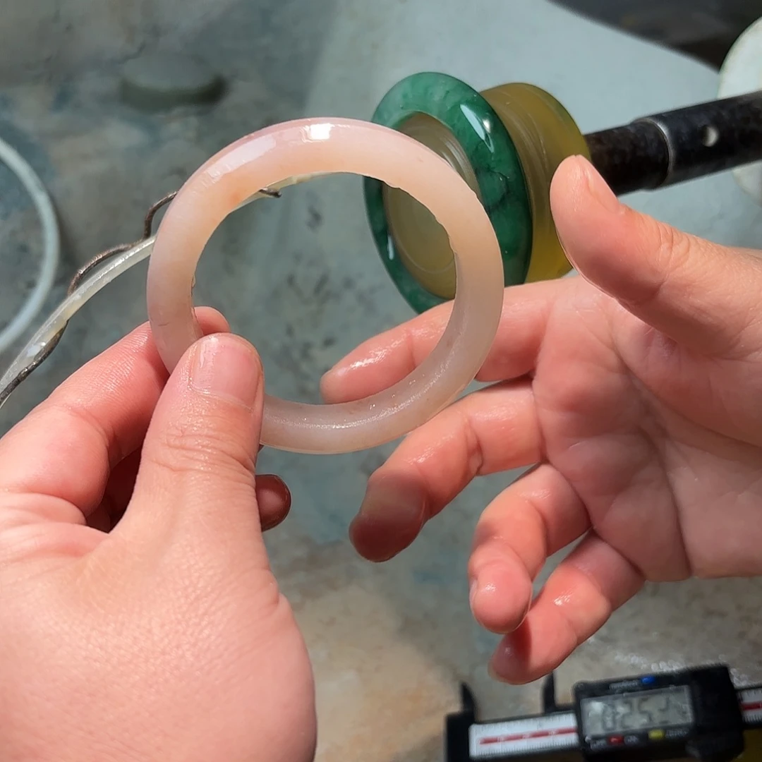 石英质玉9K金镶嵌手镯