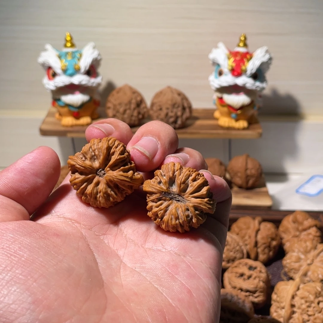 皮***️文玩核桃吊坠南疆石