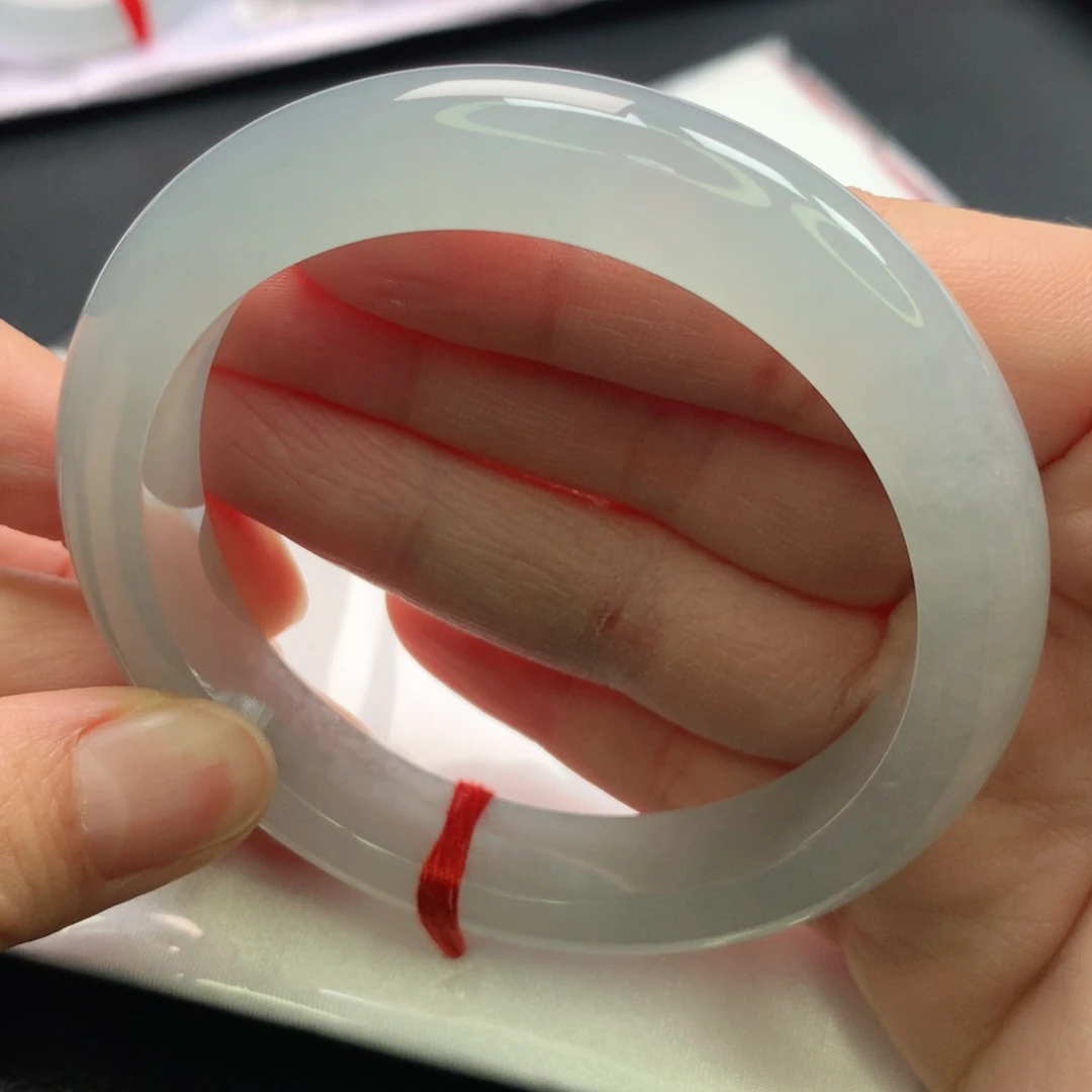 翡翠手镯未镶嵌5657圈