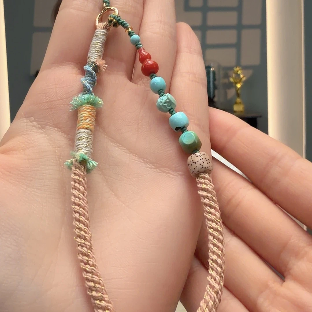 绿松石未镶嵌颈饰