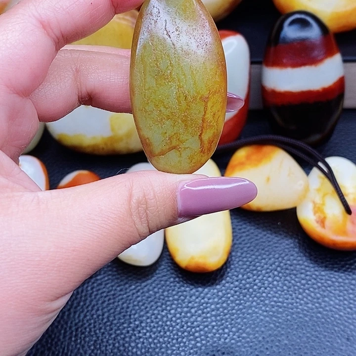 未镶嵌和田玉挂件